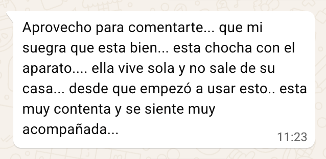 Mensaje de WhatsApp sobre una persona mayor que se siente acompañada por Ato